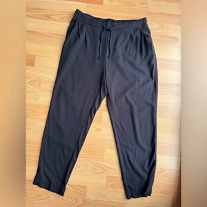 Women’s black viscose pants M